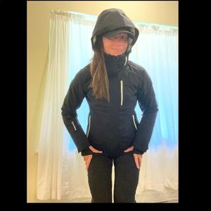 WARM and stylish ski jacket